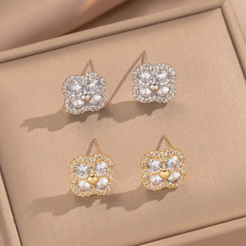 Luxury Zircon Four Leaf Clover Stud Earrings With Copper Earring Post Elegant Gold Plated Delicate Jewelry For Women