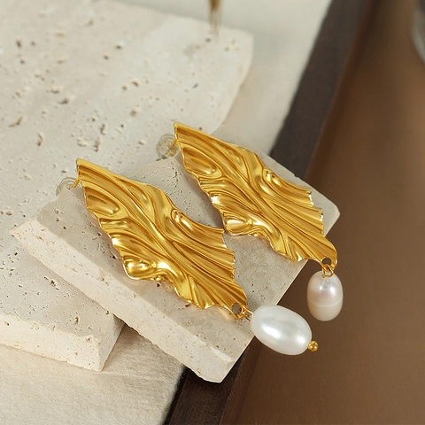 French Style Titanium Steel Freshwater Pearl Drop Earrings Gold Geometric Irregular Leaf Earrings Women Fashion Jewelry