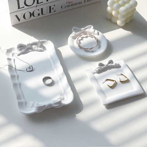 White Gypsum Bowknot Jewelry Tray Elegant Bow Embossed Display Plate For Ring Earring Perfume Desktop Photo Prop Decor