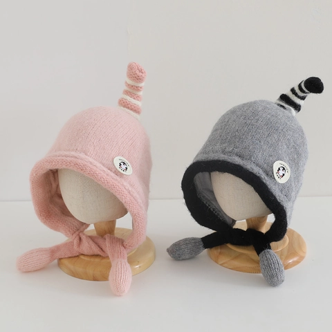 Gebreide Kinderhoed Met Oorbescherming Winter Warm Winddicht Wol Schattige Pinguïn Patch Voor Peuters