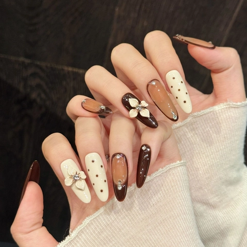 Set Unghie Finte a Pressione Fiori 3D Occhio di Gatto Leopardate Strass Unghie a Bara Donna Autunno Inverno