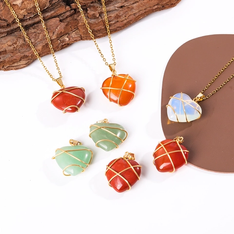 Collar Con Colgante De Piedra Natural En Forma De Corazón Envuelto En Alambre De Metal Dorado Joyería De Cristal Para Mujer