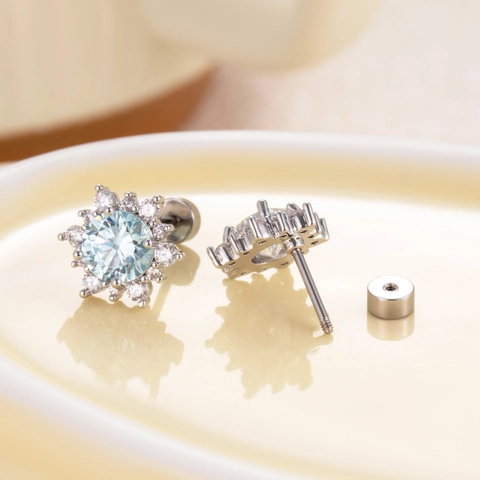 Snowflake Cartilage Stud Earrings Titanium Steel Round Cubic Zirconia Screw Back Helix Piercing Jewelry For Women