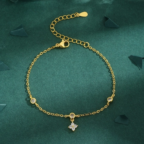Bracciale alla Moda con Ciondolo a Fiore di Rombo Placcato Oro Rame con Zirconia Quadrifoglio a Catena Gioielli da Donna