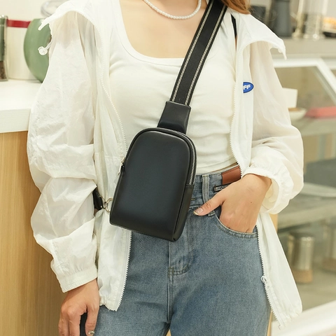 Mini Sac De Poitrine Pour Femmes En Cuir PU Sac Bandoulière Avec Large Sangle Rayée Double Fermeture Éclair Décontracté