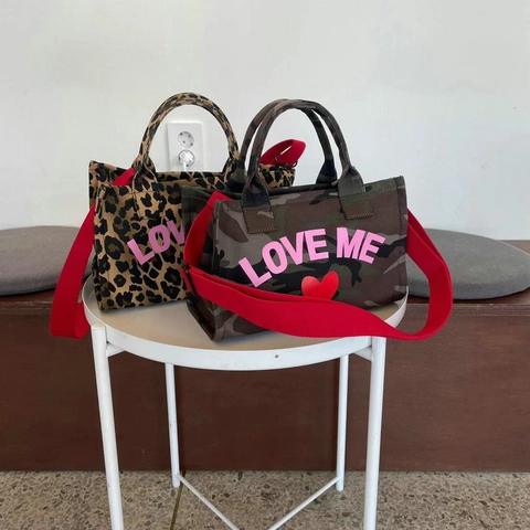 Borsa Tote In Tela Da Donna Stampa Leopardo Camouflage Tracolla Larga Rossa Lettera Love Me Casual Da Viaggio