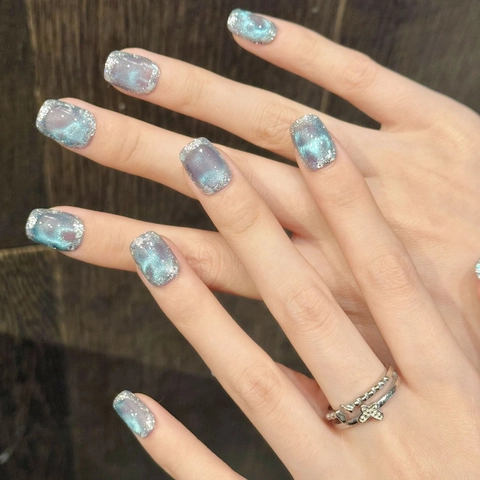 Unghie Finte Fatte A Mano Blu Ghiaccio Occhio Di Gatto Magnetico Glitter Argento Strass Elegante Riutilizzabile