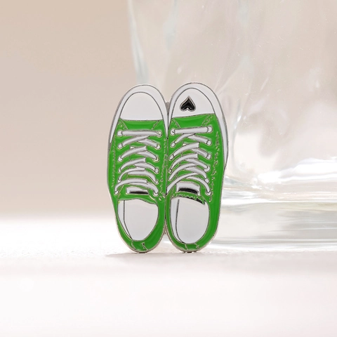 Broche De Esmalte De Aleación Con Forma De Zapato De Lona Verde Accesorio Personalizado Para Ropa Y Bolsos Joyería Pintada Para Hombre Mujer