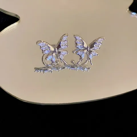 Elegant Butterfly Ear Cuff For Women With Zircon Inlaid Copper Metal Fairy Aesthetic Non Piercing Clip On Earrings