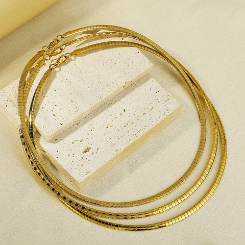 Minimalist Flat Herringbone Chain Necklace 316L Stainless Steel Hypoallergenic Non Fading Snake Bone Choker For Women