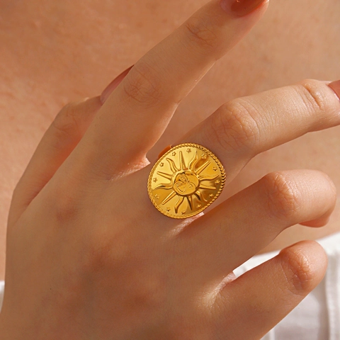 Anillo Rilievo Viso Sole Acciaio Inossidabile Boho Vintage Stile Celestiale Gioielli Placcati Oro Per Donna