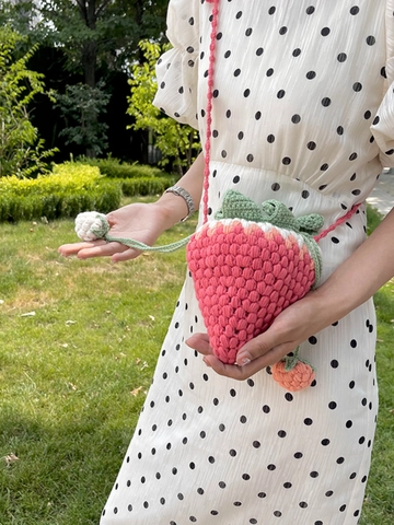Cute Strawberry Crochet Crossbody Bag Handmade Knitted Mini Shoulder Pouch For Women Girls Forest Style Pink