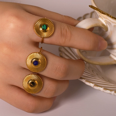 Anello Regolabile Retrò Sole Acciaio Inossidabile Placcato Oro 18K Intarsiato Con Malachite Lapislazzuli Occhio Di Tigre