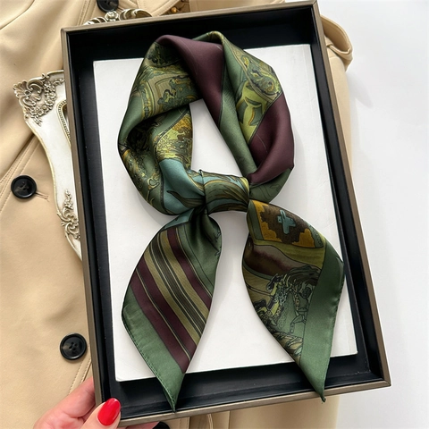 Women Vintage Green Square Scarf Imitation Satin Satin Equestrian Horse Print Neckerchief Headscarf Hair Band Accessory