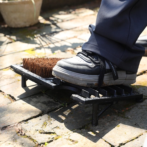 Cast Iron Boot Scraper With Stiff Bristles Dual Action Shoe Cleaner Outdoor Entrance Mud Scraper Retro Industrial Heavy Duty