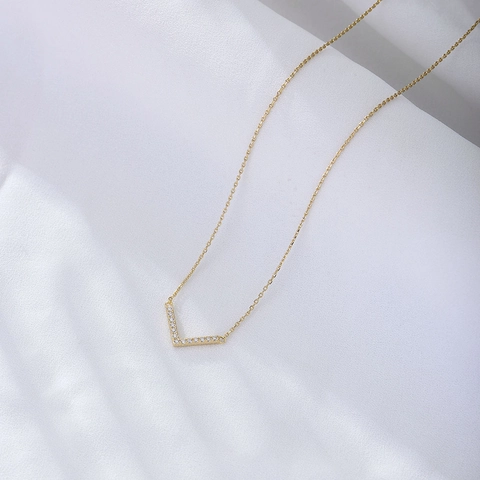 Minimalist 925 Sterling Silver Necklace For Women Elegant V-Shaped Pendant With Sparkling Rhinestone Inlaid Clavicle Chain Jewelry