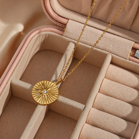 Eight-pointed Star Round Disc Pendant Necklace Stainless Steel 18K Gold Plated Zircon Sunburst Starburst Jewelry For Women