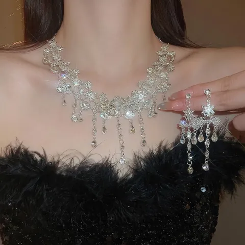 Collana E Orecchini Con Nappine Di Fiori Di Strass Design In Lega Cava Eleganti Gioielli Da Sposa Per Donne