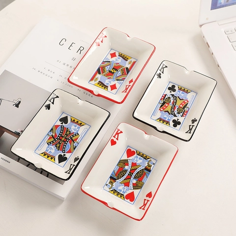Kreative Spielkarten Keramik Aschenbecher Poker König Design Desktop Zigarettenhalter Home Office Bar Dekorative Schale