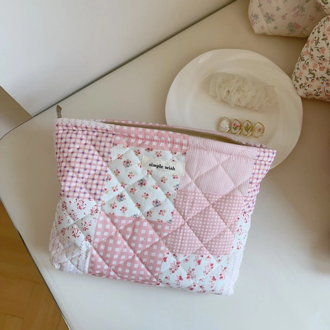 Gesteppte Baumwolle Kosmetiktasche Blumenmuster Gepolsterte Make-up Organizer Reise Kulturbeutel Handtasche