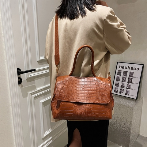 Crocodile Pattern Women Shoulder Bag Large Capacity PU Leather Flap Tote Commuter Handbag With Detachable Strap