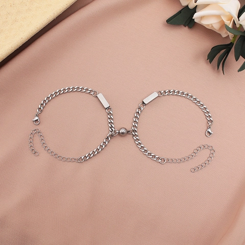 Ensemble de Bracelets de Couple Magnétiques en Acier Titane Argent Maille Gourmette NK Bijoux Minimalistes Cadeau Homme Femme