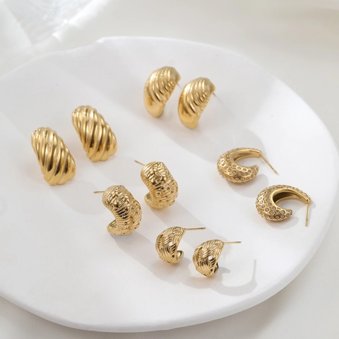 Vintage Stainless Steel Gold Plated Moon Star Hoop Earrings For Women Luxury Pave Rhinestone Embossed Geometric Stud Jewelry