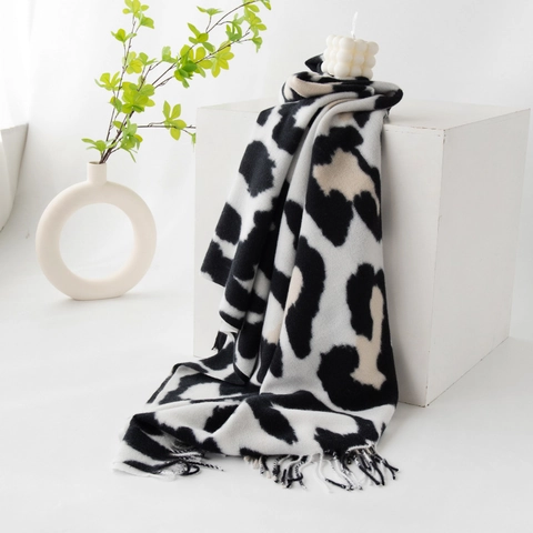 Luxurious Imitation Cashmere Scarf Black White Cow Print Soft Winter Shawl With Tassels For Women Men Couple Warm Pashmina Wrap