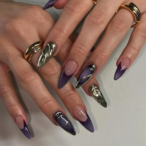 Franse Stijl Paarse Press On Nails Met 3D Zilveren Reliëf Amandelvorm Afneembare Kunstnagels Voor Vrouwen