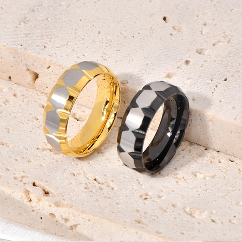 Anillo de Acero de Titanio para Hombre de Moda Rombo Geométrico Superficie Esmerilada Anillo de Banda Bicolor Joyería Individual Regalo