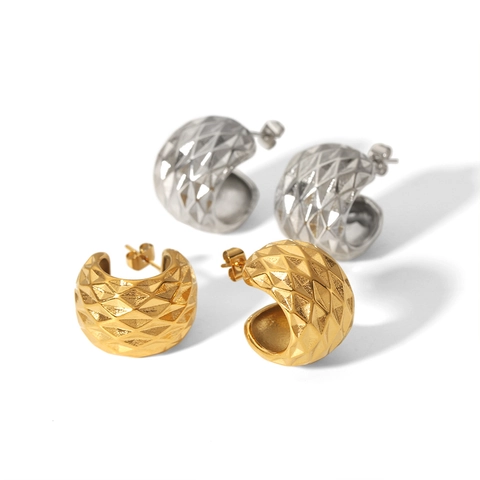 Orecchini A Cerchio A Forma Di C Donna Acciaio Inossidabile Placcato Oro 18K Motivo Rombi Texture Griglia Gioielli Vintage