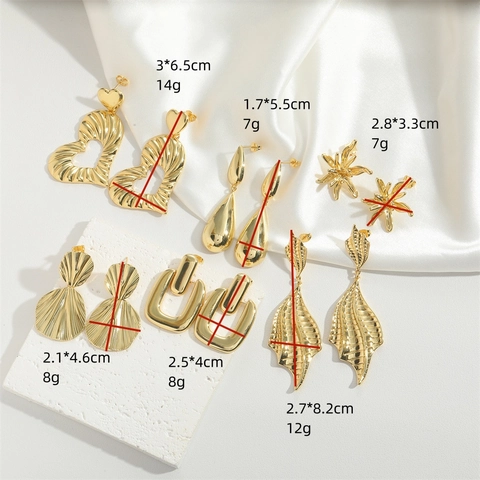 Orecchini Pendenti Vintage in Rame Oro Cuore Fiore Foglia Orecchini a Goccia Geometrici Pieghettati Vuoti Gioielli Hip Hop Donna