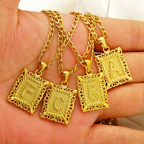 Collana Con Pendente Iniziale Acciaio Inossidabile 304 Placcato Oro 18K Bordo Filigrana Rettangolare Catena Figaro Vintage