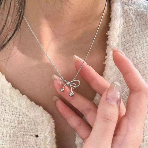 Collana Pendente Fiocco Lega Zinco Catena Serpente Con Sfere Rotonde Lucide Nappa Minimalista Per Donne Elegante Accessorio