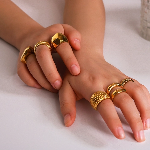 Anelli In Acciaio Inossidabile Placcato Oro 18K Geometrico Martellato Liscio Intrecciato Stile INS Gioielli Donna