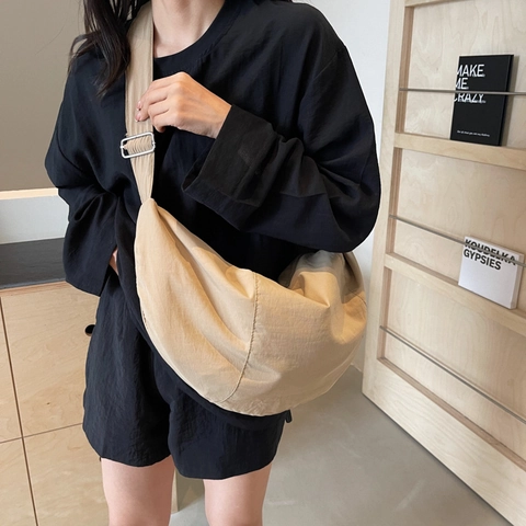 Large Capacity Nylon Crossbody Dumpling Bag Women Casual Lightweight Japanese Style Solid Color Adjustable Strap Shoulder Bag