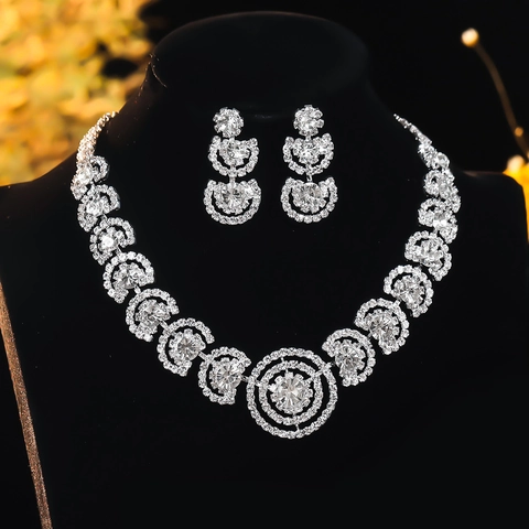 Bijoux de Mariée de Luxe en Alliage d'Argent avec Strass Brillants Collier Géométrique et Boucles d'Oreilles Pendantes pour Femme Mariage