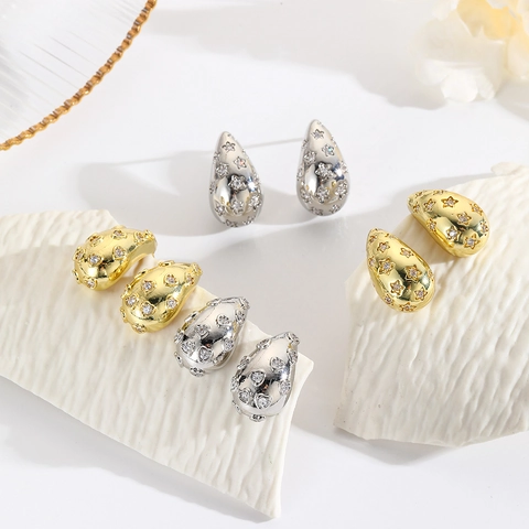 Orecchini a Bottone in Rame Placcato Oro 18K a Goccia d'Acqua per Donna Cuore Stella Traforati con Zirconia Intarsiata