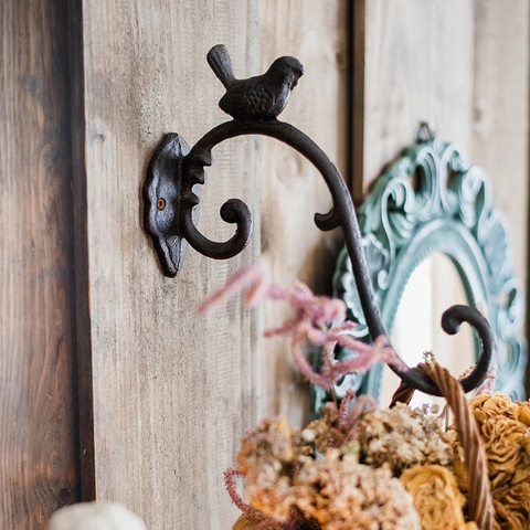Vintage Cast Iron Wall Hook Decorative Bird Design Heavy Duty Garden Outdoor Hanging Plant Bracket Rustic Home Decor
