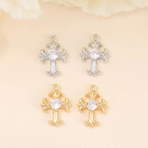 Ciondolo Croce Ornata Charme Zircone Rame Metallo Per DIY Creazione Di Gioielli Collana Bracciale Orecchino Stile Vintage