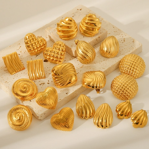 Orecchini A Lobo Texturizzati In Acciaio Inossidabile Placcato Oro 18K Geometrici Cuore Conchiglia Spirale Stile Vintage Per Donne