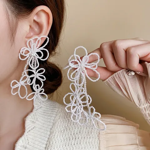 Orecchini Pendenti Con Nappa Di Fiori Bianchi Perline Di Vetro Künstliche Perle Imitazione Gioielli Eleganti Con Silver Earring Post Donna