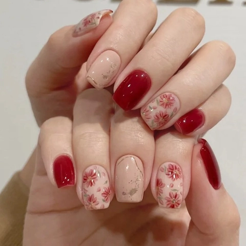Uñas Postizas Cortas Cuadradas Rojo Rosa Patrón Floral Borde Dorado Degradado Mármol Diseño Para Mujeres