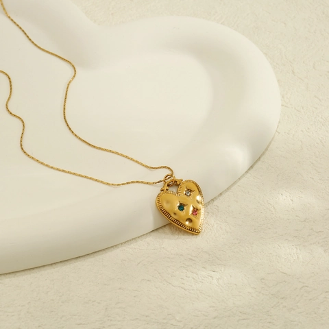 Roestvrijstalen Hart Hanger Ketting 18K Verguld Kleurrijke Strass Texture Ster Retro Mode Sieraden Voor Dames