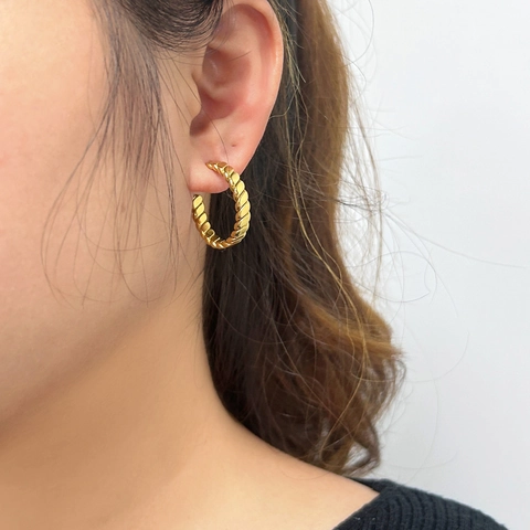 Orecchini a Cerchio Intrecciati in Acciaio Inossidabile per Donna Placcati in Oro 18K a Forma di C Geometrica Minimalista