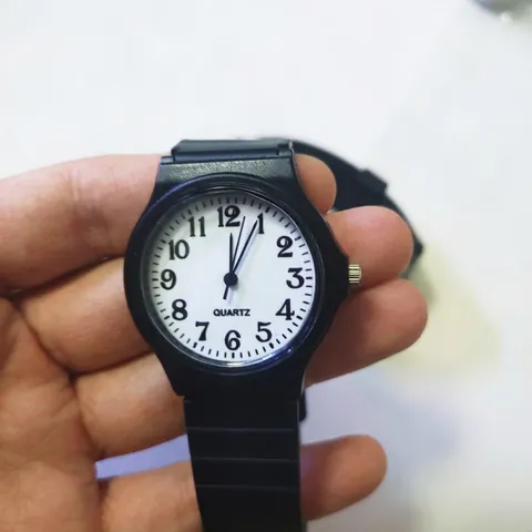 Orologio Da Polso Al Quarzo Silenzioso Con Lancette Luminose Cassa In Plastica Cinturino In Silicone Numeri Arabi Per Studenti