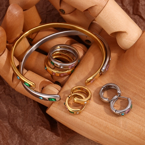 Conjunto de Joyería de Acero Inoxidable Pulsera Estrella Pendientes Geométricos Anillo Chapado en Oro 18K Strass Colorido Mujer