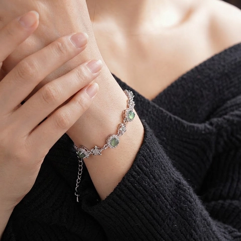 Pulsera Elegante De Cobre Con Piedras Preciosas Verdes Y Charms De Estrellas De Circones Diseño De Flores Joyería De Mano Ajustable Para Mujer