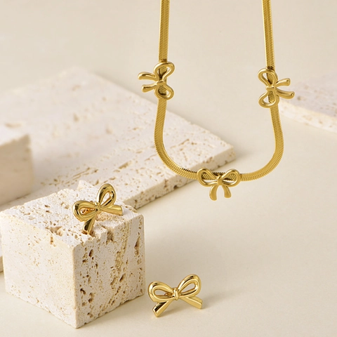 Set di Gioielli con Fiocco in Acciaio Inossidabile per Donna Set di Orecchini a Bottone con Collana a Catena a Osso di Serpente Oro Argento