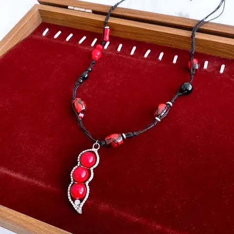Vintage Bohnenschoten Anhänger Halskette Legierung Zirkon Acryl Rote Perlen Gewebtes Seil Ethno Blumen Schmuck Damen